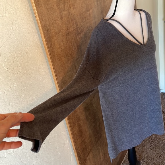 Loveriche Comfy Sweater - Picture 4 of 8